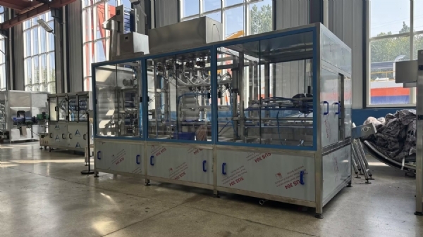 500-600小桶每小時直線灌裝設備