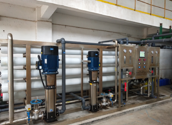 瑞金水泥20T雙級反滲透安裝調試