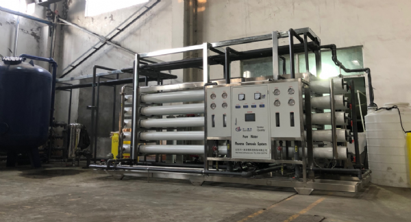江蘇20T雙級反滲透+EDI設備安裝調試完成
